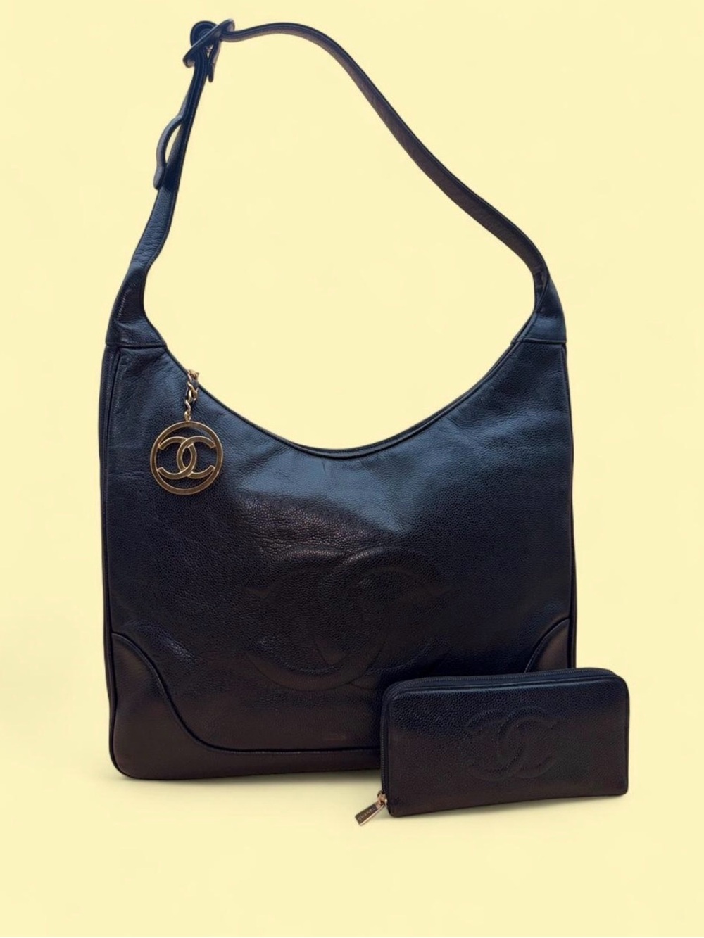 CHANEL Vintage Caviar Leather Hobo Shoulder Bag & Wallet Set CC Charm Medallion